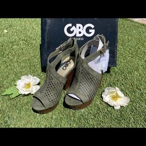 Guess Shelli Peep Toe Casual Platform Sandals